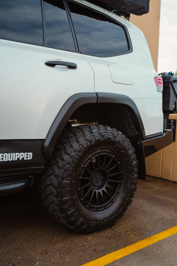 LAND CRUISER 300 SERIES FLARE KIT WITH MUDFLAPS (FULL-SET) - WF300MF