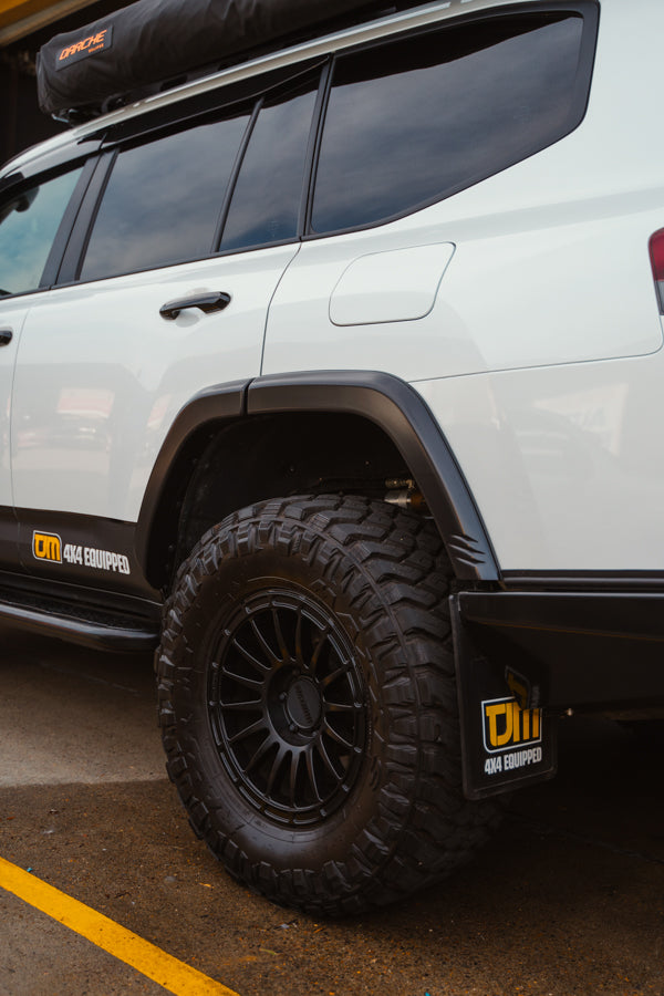 LAND CRUISER  300 SERIES GR FLARE KIT WITH MUDFLAPS (FULL-SET) - WF300GRMF